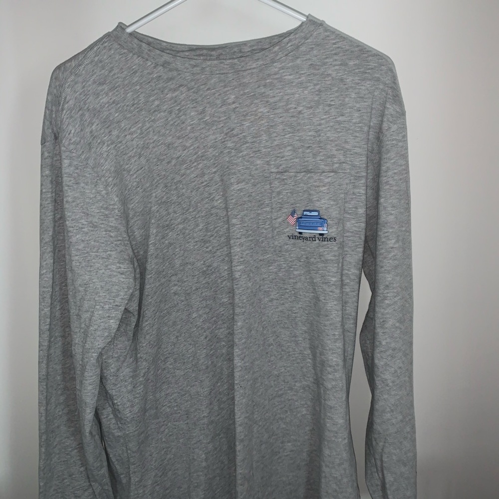 Vineyard Vines Mens “Tailgate” Long Sleeve Tee | M